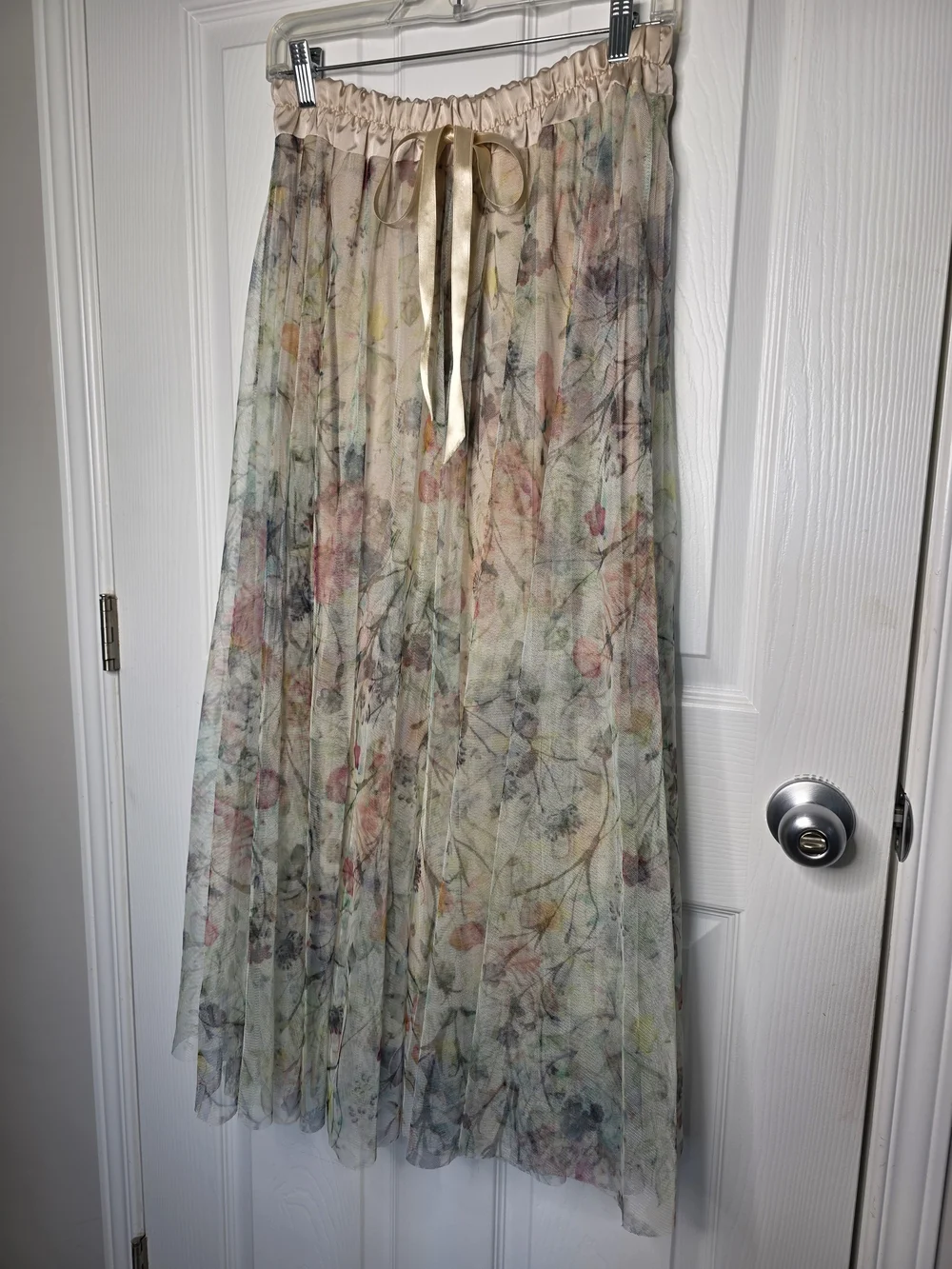 Floral Tulle Midi Skirt in Soft Beige - Picture 3 of 14